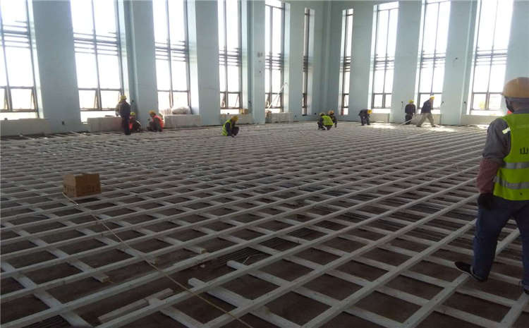 柞木體育館木地板多少錢一平米?