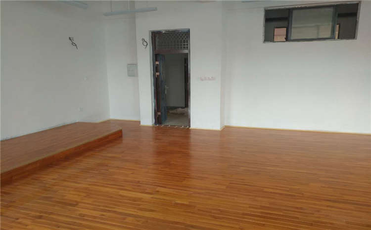 松木運動籃球地板安裝工藝