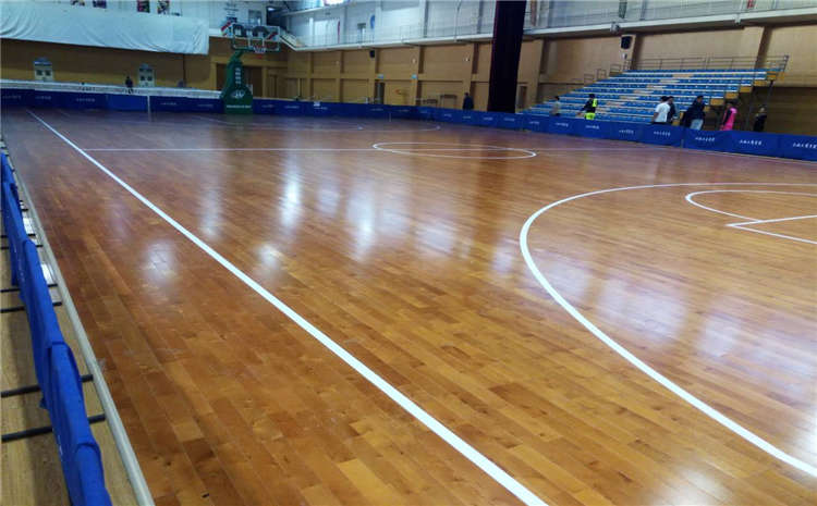 24厚運動籃球地板多少錢一平米?
