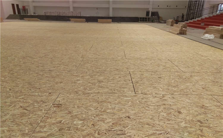 指接板風雨操場地板怎么翻新?