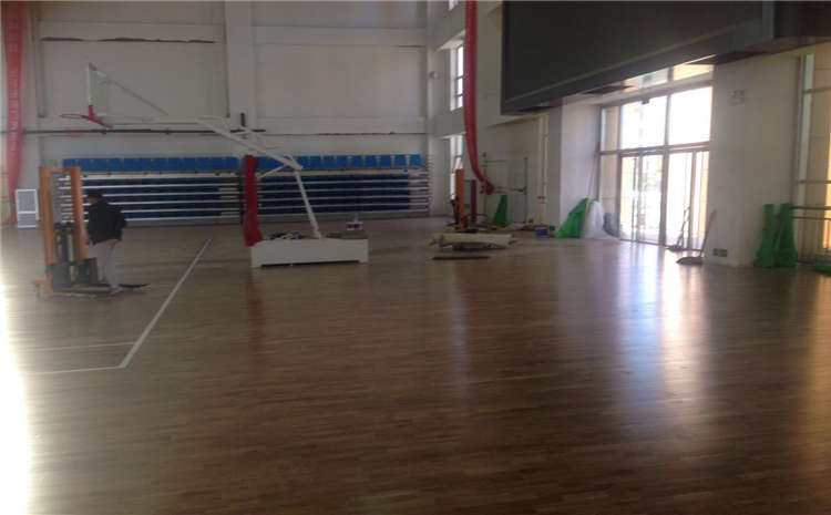 松木運(yùn)動籃球地板結(jié)構(gòu)