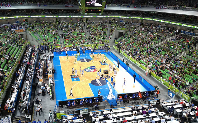 五角楓風(fēng)雨操場運(yùn)動(dòng)地板**是多少錢?