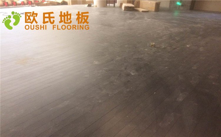 重慶京劇院舞臺(tái)木地板案例