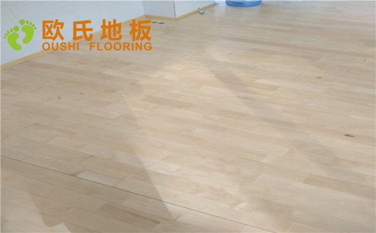 云南省紅河州個舊市綠春小學(xué)體育館木地板項目——?dú)W氏實木運(yùn)動地板