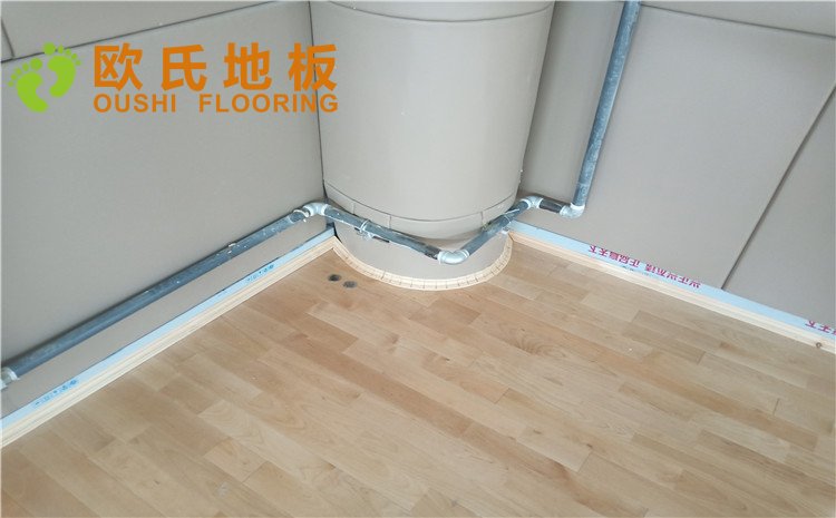 新疆克拉瑪依市獨(dú)山子虹園小區(qū)體育館木地板項(xiàng)目——?dú)W氏實(shí)木運(yùn)動(dòng)地板