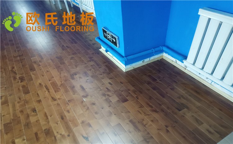 烏魯木齊北京北路東風(fēng)花苑小區(qū)個人羽毛球館木地板項目—歐氏實木運動地板